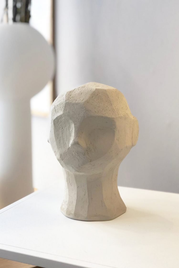 Skulptur Olufemi, Limestone
