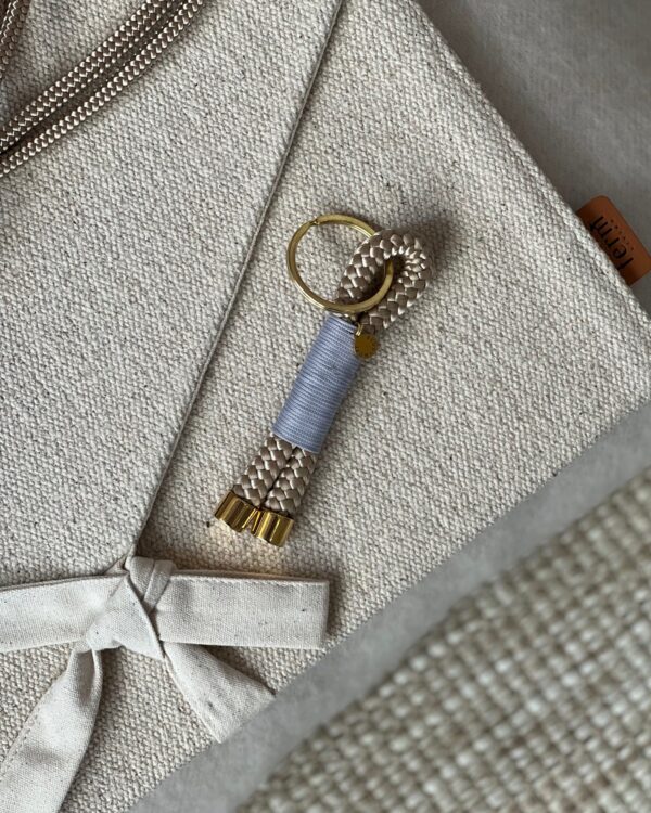 Schlüsselanhänger Sand-Grau, Gold