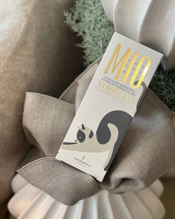 CHOCOLATE HAZELNUT WAFER ROLL