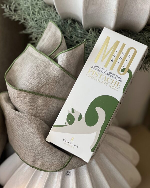 CHOCOLATE PISTACCHIO WAFER ROLL