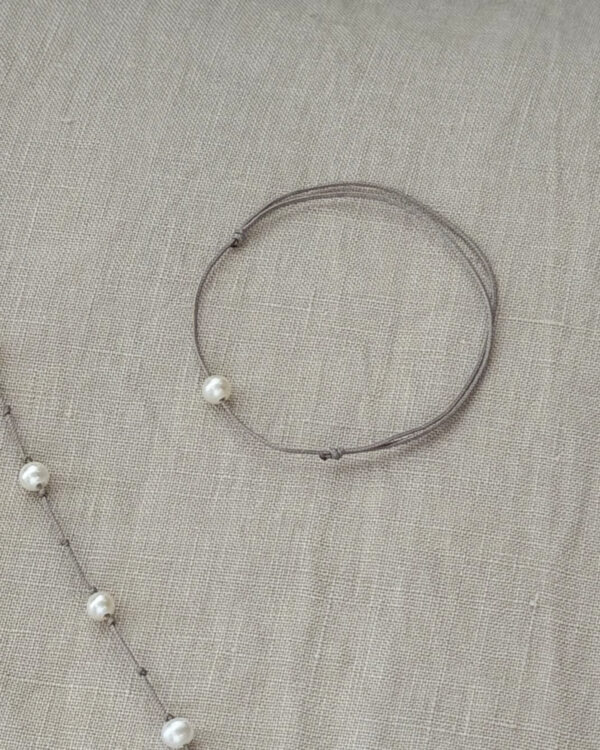 FLOAT Pearl Bracelet, taupe